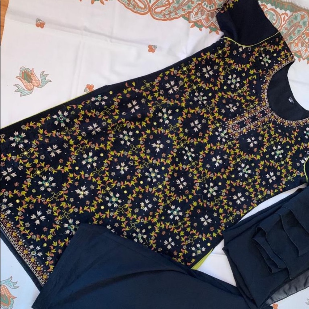 Navy blue floral salwar kameez with simple dupatta